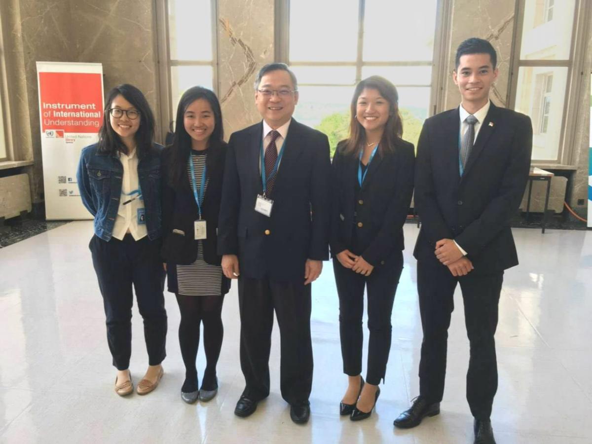 Gan Kim Yong with Mabel Low and fellow Singaporeans at the World Health Assembly 2017