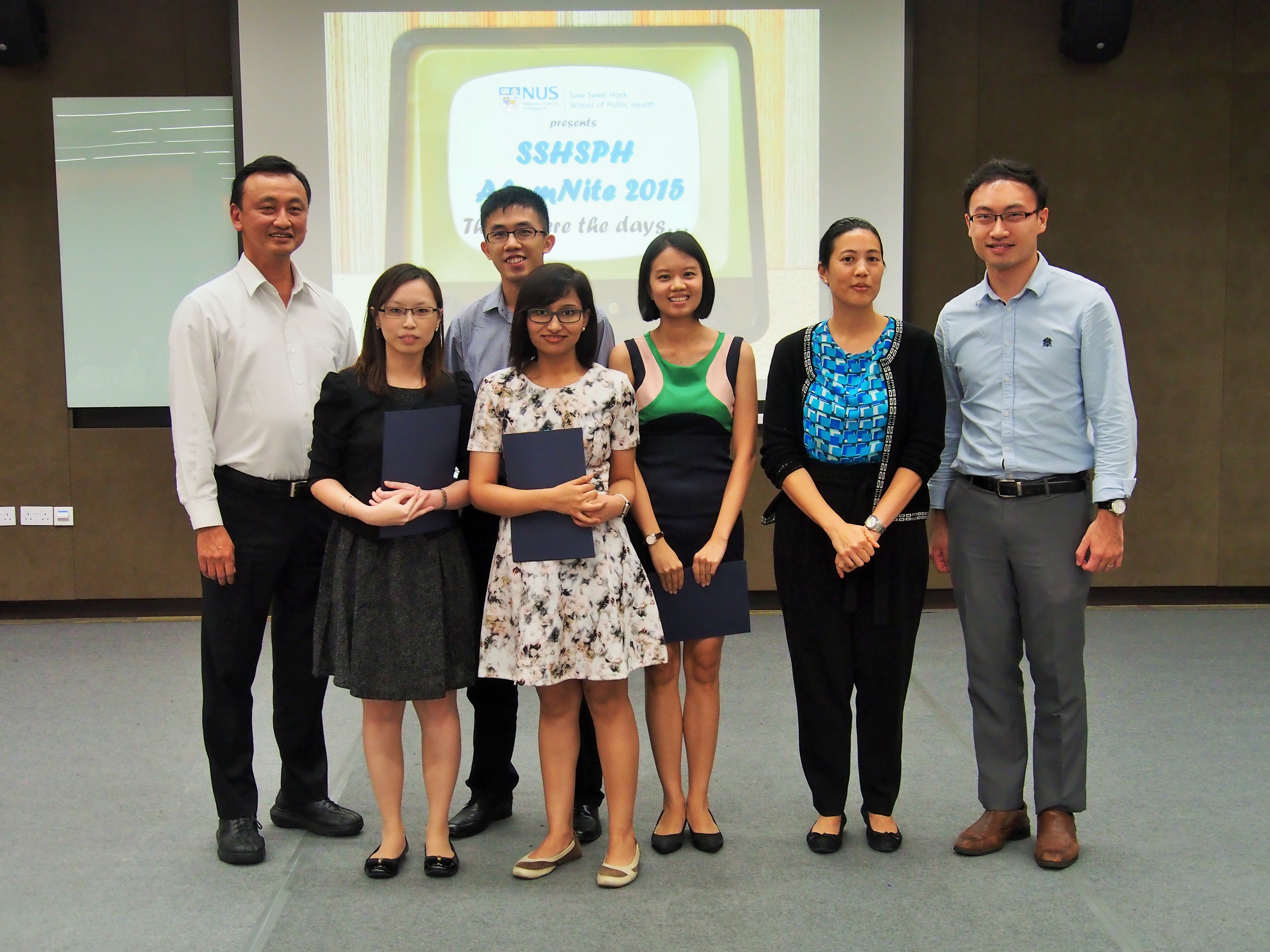 Dean, Prof Chia Kee Seng and Vice Dean (Education) A/Prof Jeannette Lee with the award recipients: (from left) Ms Er Pei Ling, Dr Hwang Yi-Fu Jeff, Dr Tyagi Shilpa, Ms Ng Xin Ru Marie and Dr Pang Junxiong Vincent.