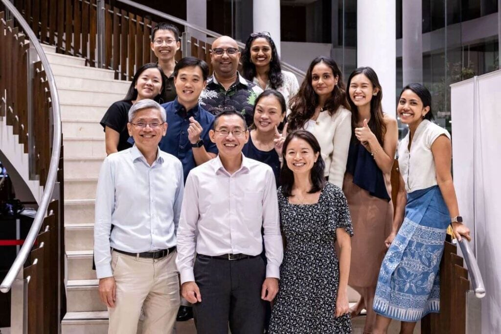 Prof Teo with Faculty Members and Students at AlumNite 2025 Prof Teo with Faculty Members and Students at AlumNite 2025
