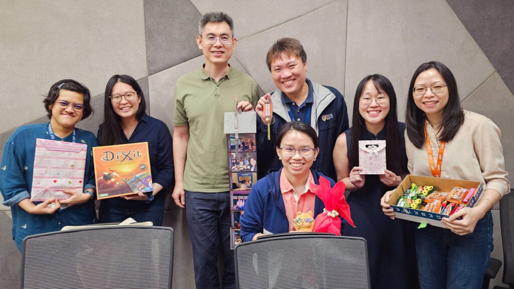 Cheng Ling Jie with the research team