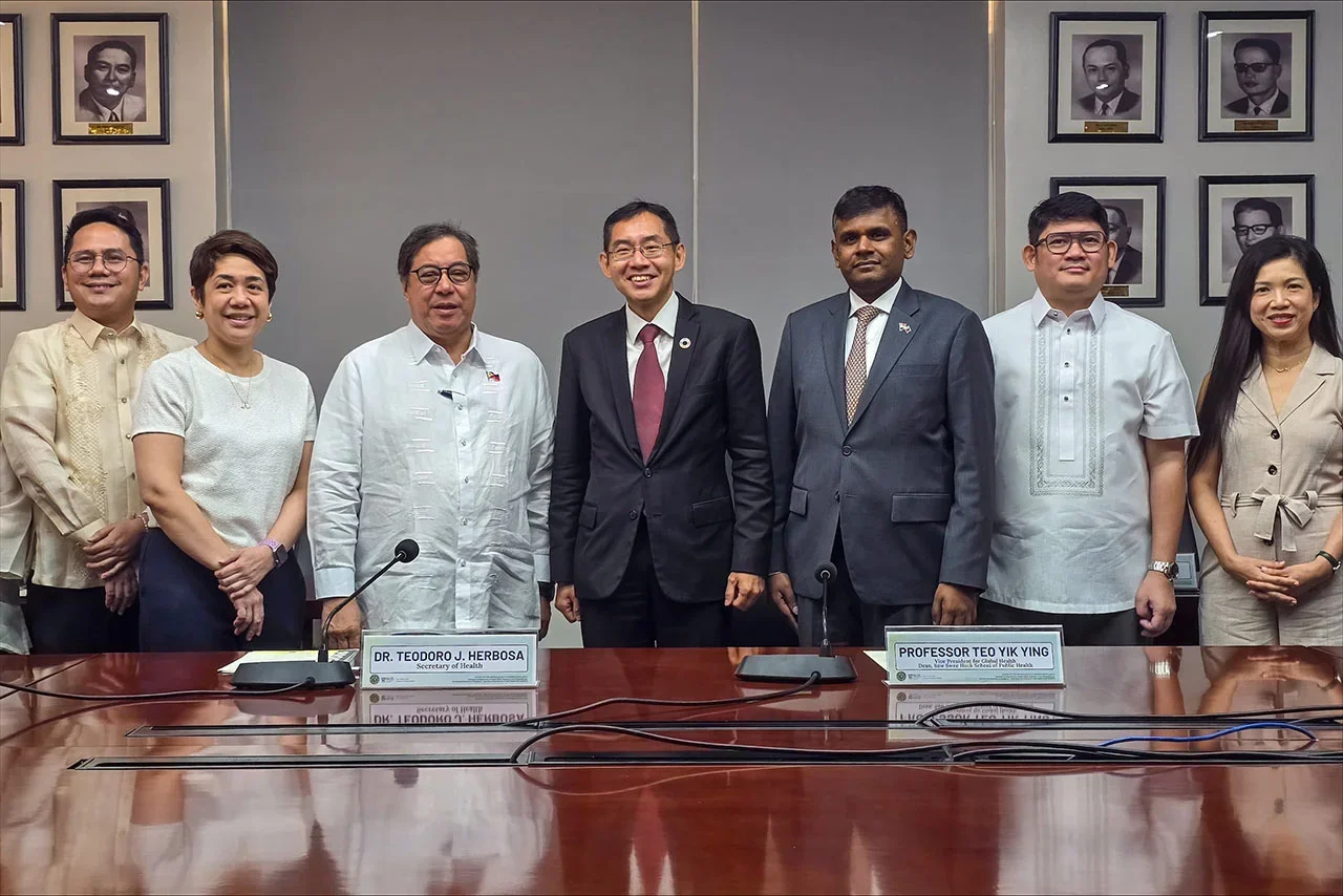 DOH-NUS-signing-ceremony-groupshot