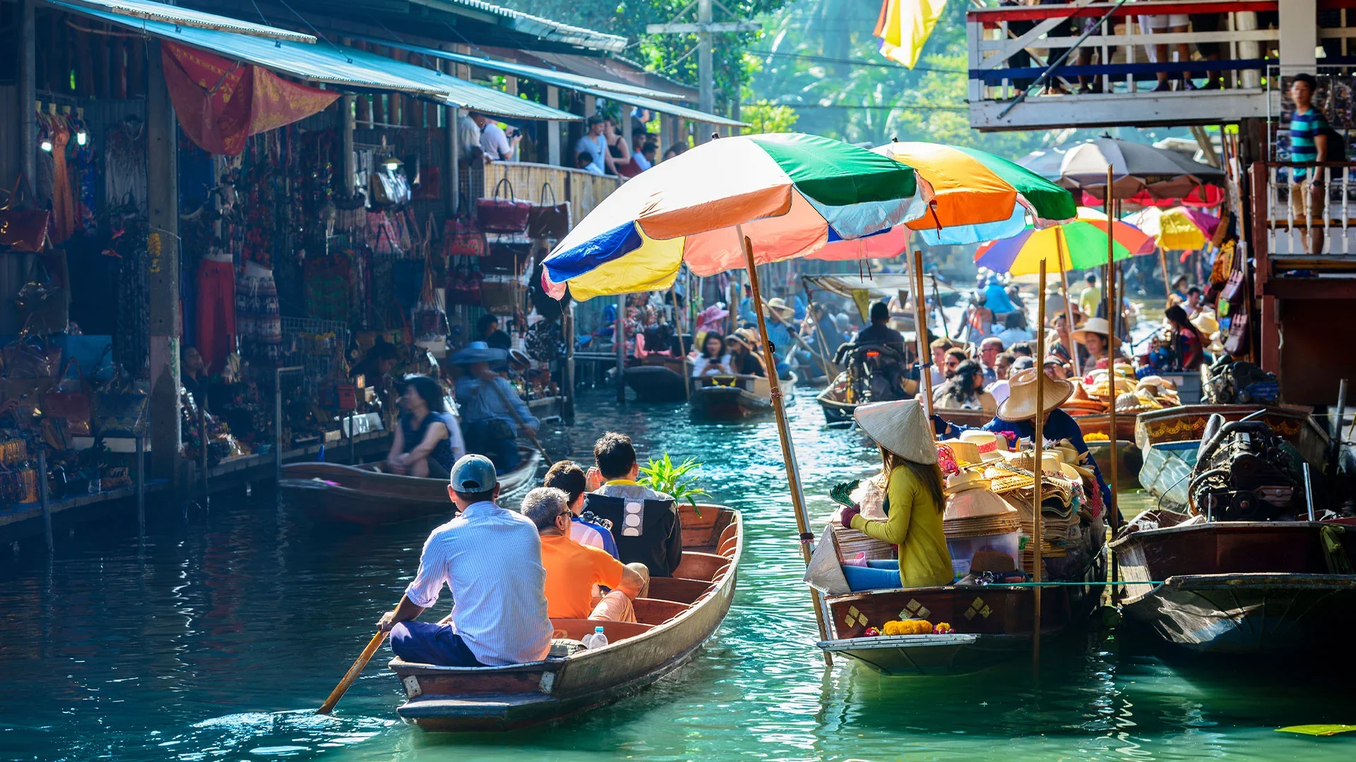 Damnoen-Saduak-Floating-Market-in-Bangkok